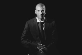 FIFA版权费用-莱万见证新星崛起！关键助攻惊艳全场，日本足球未来可期